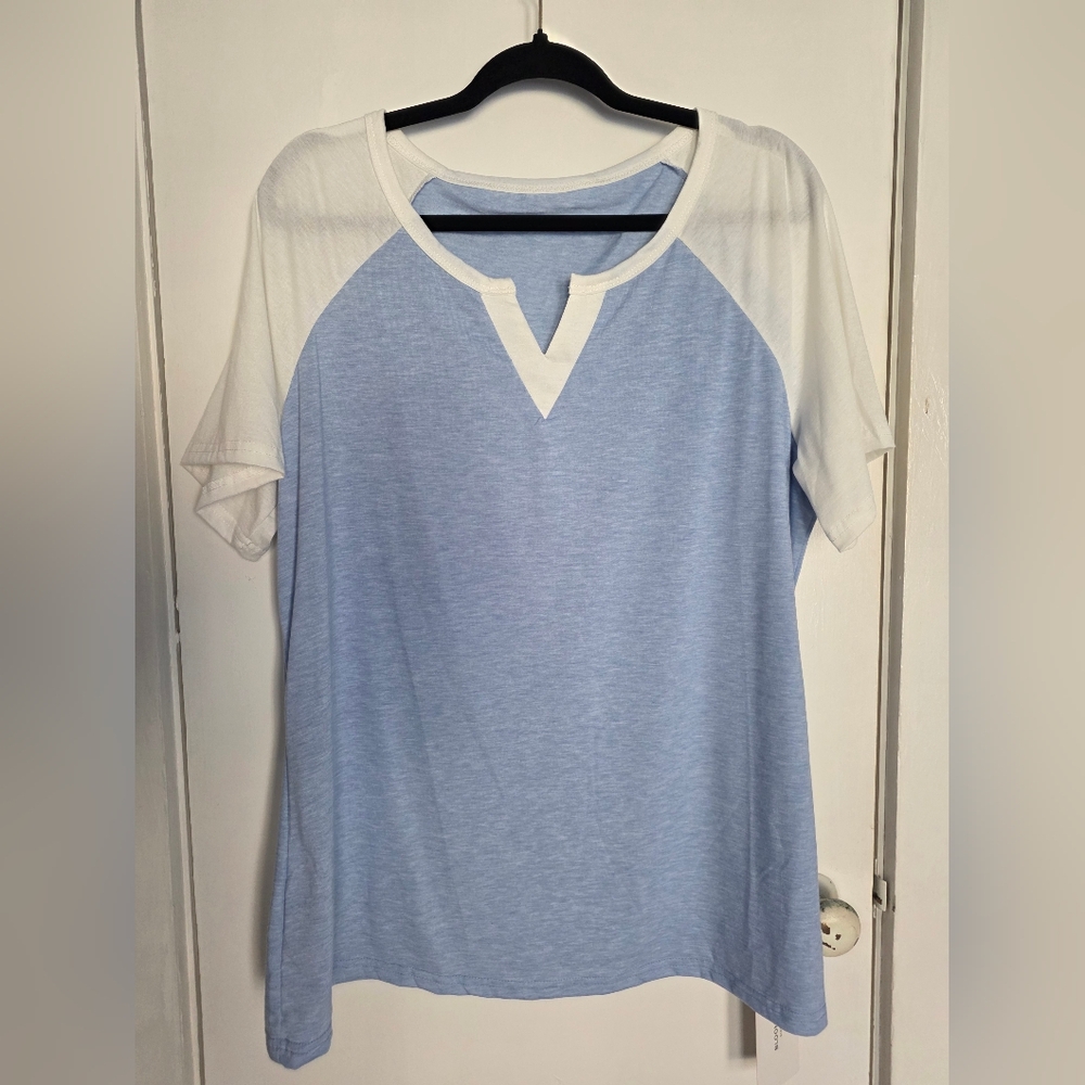 BloomChic Colorblock Contrast Notched Raglan Sleeve T-Shirt, Lt Blue, 1X (14-16)